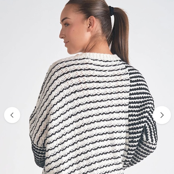 Elan Mara sweater in size small - Picture 4 of 7